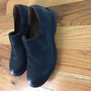 Clark’s men’s size 7 black loafer